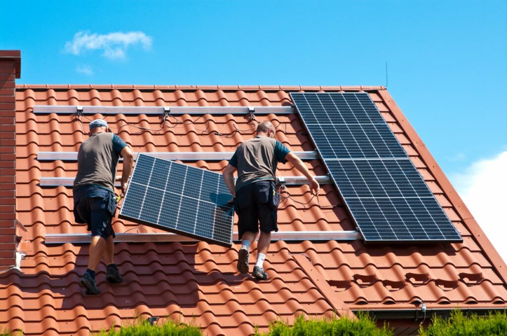 AdobeStock 444090303 geaendert 1024x680 - Vertrauen durch Erfahrung: Das SOLAR ZENTRUM Baden-Württemberg als Experte in der Photovoltaikbranche